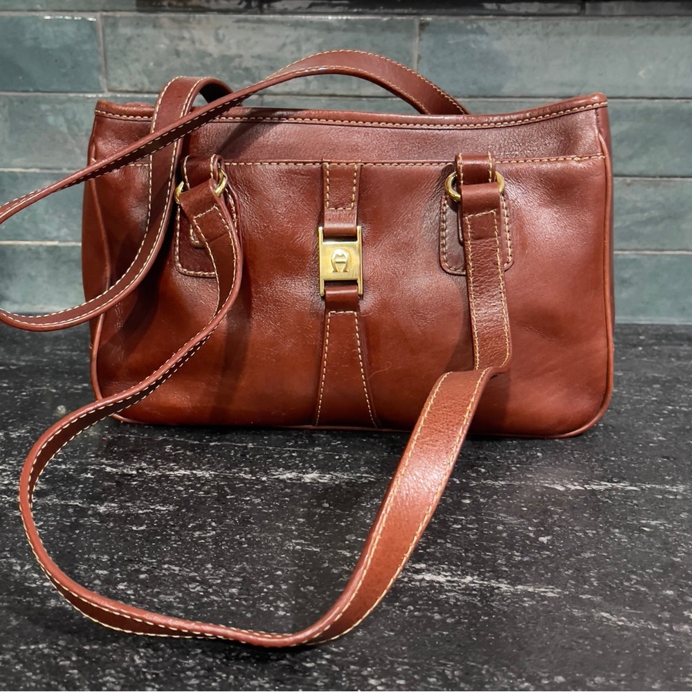Vintage Etienne Aigner Horseshoe Bag Saddle Brown Leather Contrast Stitching